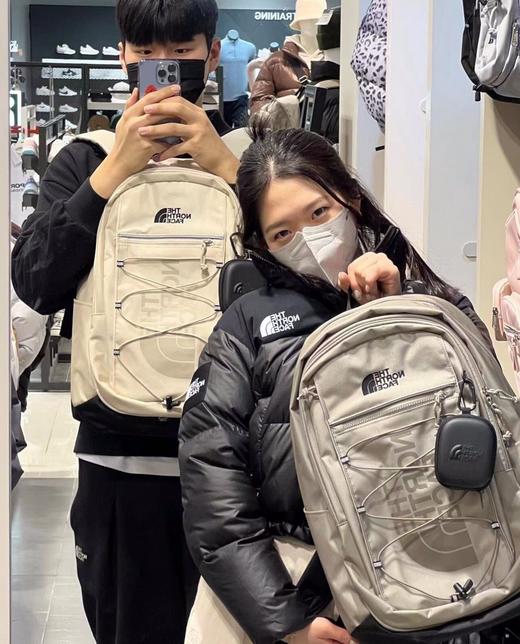 开学季❤️出口韩国原单正品！官网💰1090【TNF小北三合一多功能双肩包书包】巨能装！！旅行、爬山等必买！耐磨耐造/防水轻便/抗撕裂！专业定制减重设计，科学护脊均衡受力！可手拎可双肩背 商品图4