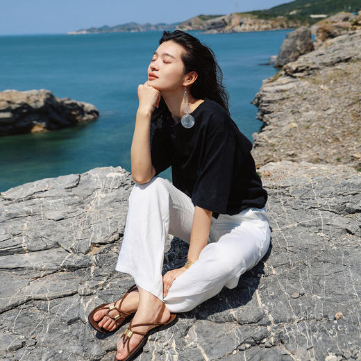 绽放389朵/【黑白灰系列·情绪很稳定T】纯棉一字领系带中袖T恤女 商品图2