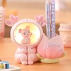 【童趣可爱，创意礼品~】儿童实用笔筒小夜灯 家居卧室卡通太空人树脂摆件 送礼学生生日礼物-QA 商品缩略图3