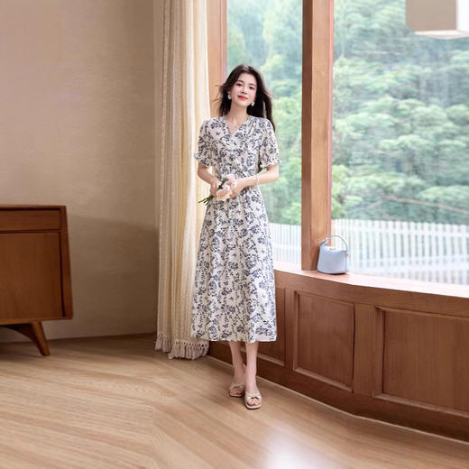 ASE夏季新款V领褶皱收腰印花桑蚕丝连衣裙小清新甜美时尚女士裙 商品图1