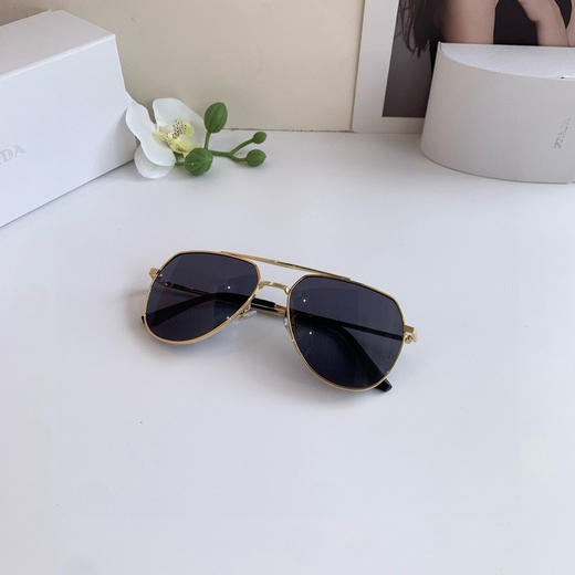 夏季特惠💰220 普拉达 时尚欧美双梁金属太阳镜 防晒防紫外线商务蛤蟆框墨镜 男女户外遮阳眼镜 商品图2