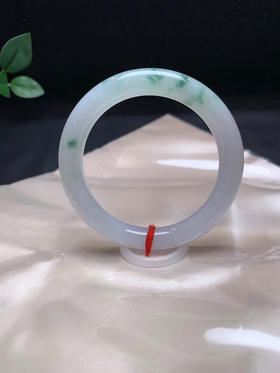 620535，54圆条飘花手镯 ，细糯飘蓝花。细腻干净