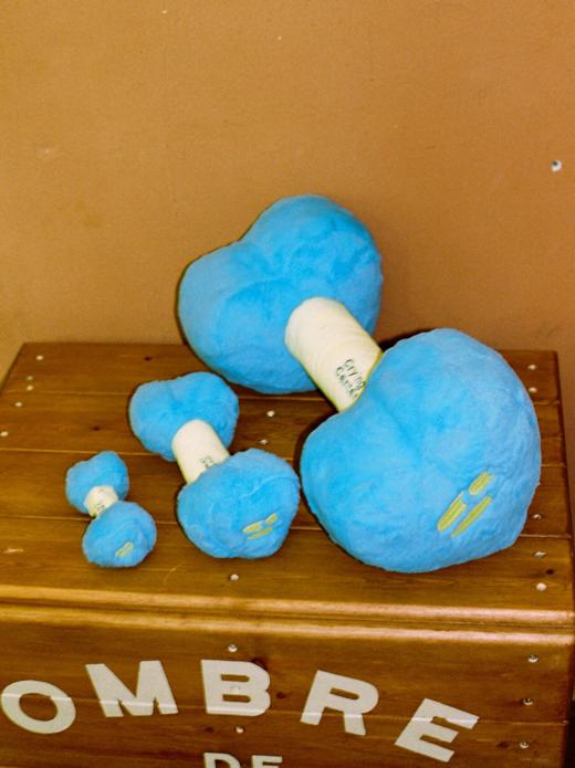 CryingCenter 汗与泪爱心哑铃毛绒玩偶挂件 哭喊中心 商品图0