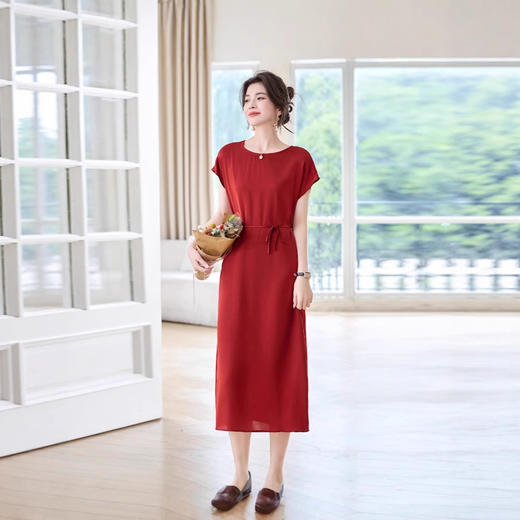 ASE2025夏季新款圆领设计光泽感桑蚕丝连衣裙时尚中长款高端轻奢裙子 商品图3