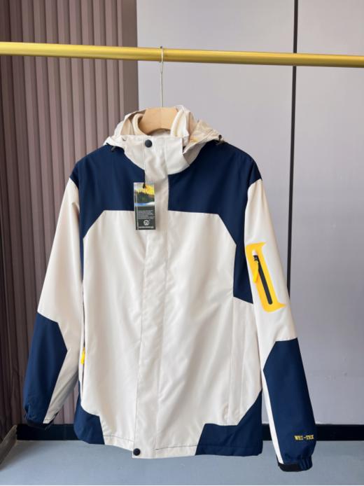 👏79.9反季秒杀！【三合一情侣冲锋衣D52-522款】不要等秋冬涨价🍁 你的衣柜如果有一件衣服能够陪你踏遍千山万水🌟，那非冲锋衣莫属！ 商品图7