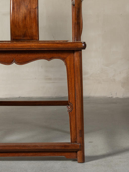 清	黄花梨螭龙捧寿四出头官帽椅（一对） 商品图4