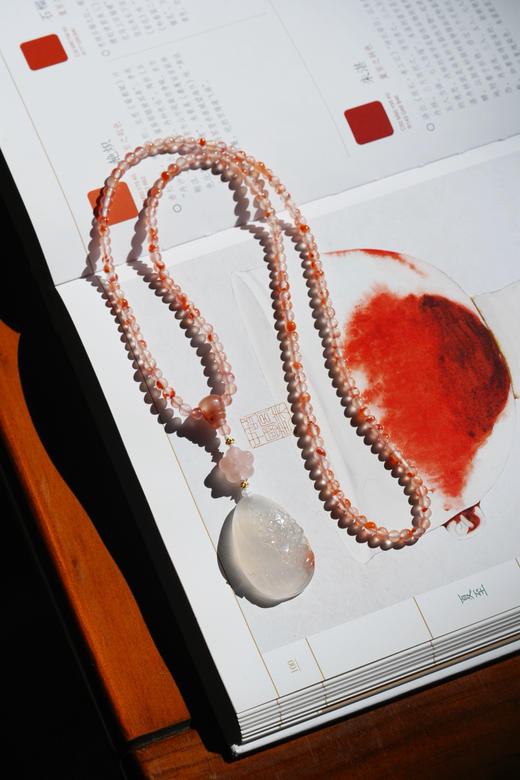 南红冰飘梅花鹿吊坠 商品图0