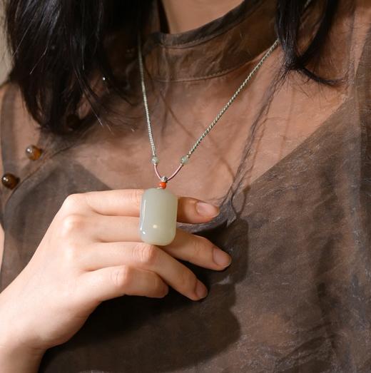 【茶香器韵】晴水和田玉 平安无事牌 极简素面高级款（赠手工编绳） 商品图0