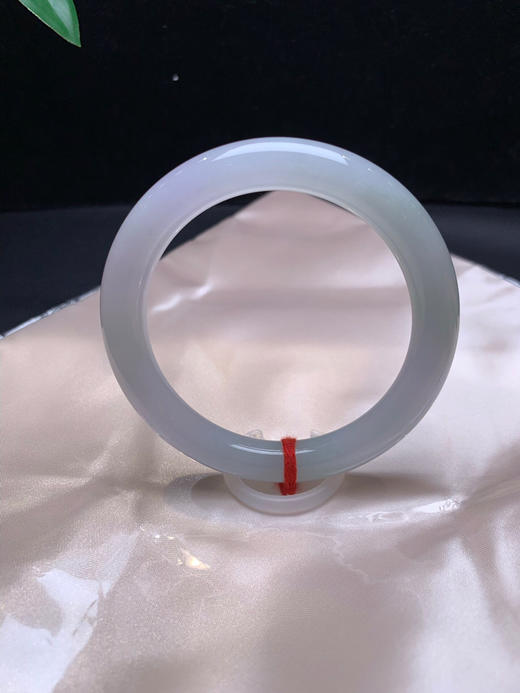 620536，56.5圆条手镯，带淡淡的紫底色，清新秀气 商品图3