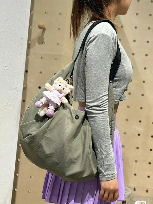 lu家Pleated系列10L单肩牛角包 商品图6