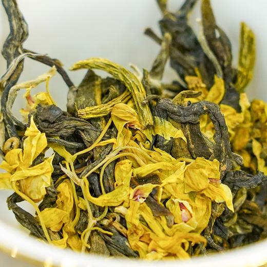 2025年【班章石斛】古寨春自主研发产品云南普洱茶云南铁皮石斛的邂逅 357g/饼 商品图6