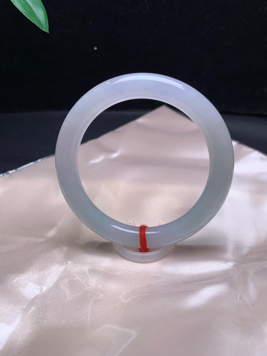 620536，56.5圆条手镯，带淡淡的紫底色，清新秀气 商品图1