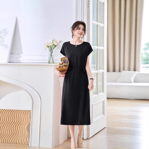 ASE2025夏季新款圆领设计光泽感桑蚕丝连衣裙时尚中长款高端轻奢裙子 商品图2