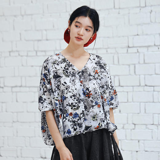 绽放395朵/【黑白灰系列·流动美学小衫】纯亚麻开襟七分袖上衣女 商品图1