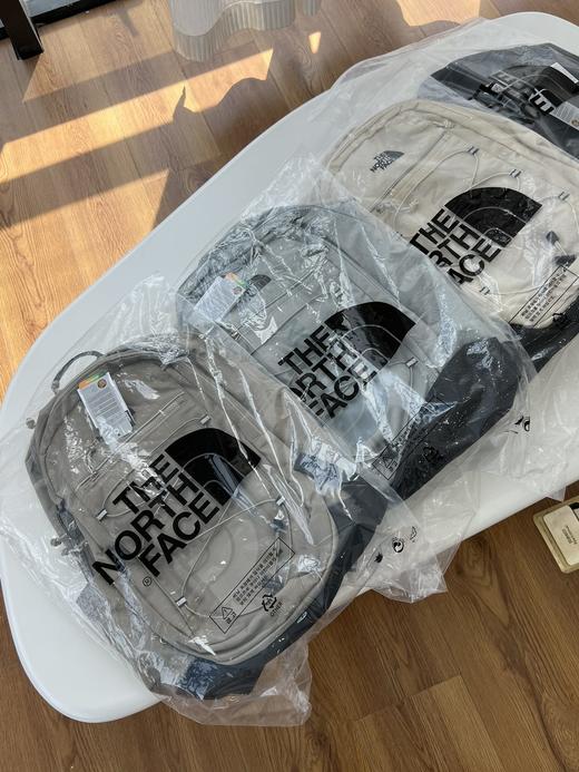开学季❤️出口韩国原单正品！官网💰1090【TNF小北三合一多功能双肩包书包】巨能装！！旅行、爬山等必买！耐磨耐造/防水轻便/抗撕裂！专业定制减重设计，科学护脊均衡受力！可手拎可双肩背 商品图9