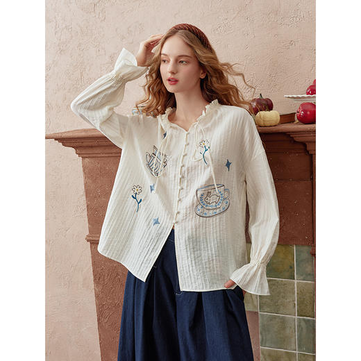 两三事 兔子茶话会 2025秋季新款甜美兔子刺绣绑带长袖衬衫女宽松 商品图1