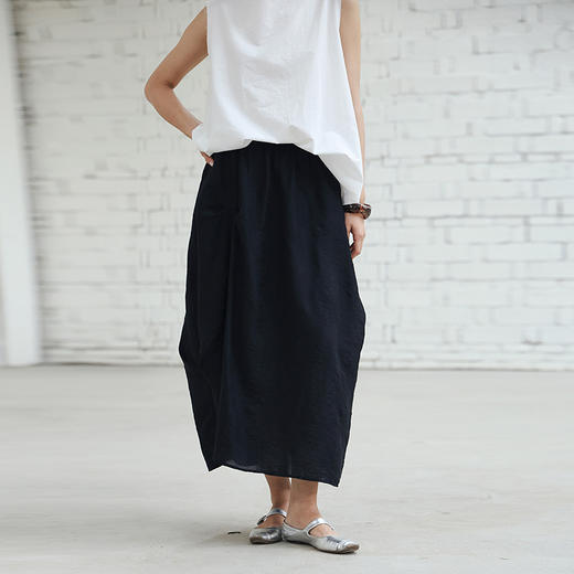 绽放444朵/【黑白灰系列·黑天鹅与白天鹅】莫代尔丝麻花苞半身裙 商品图0