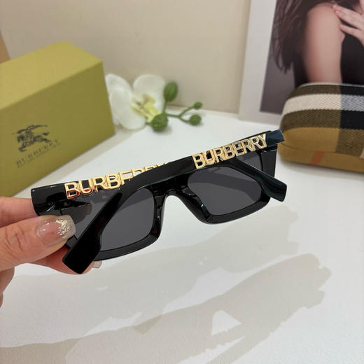 夏季特惠💰210 巴宝莉网红经典奢华时尚方框太阳镜 气质非凡 潮流墨镜 商品图3