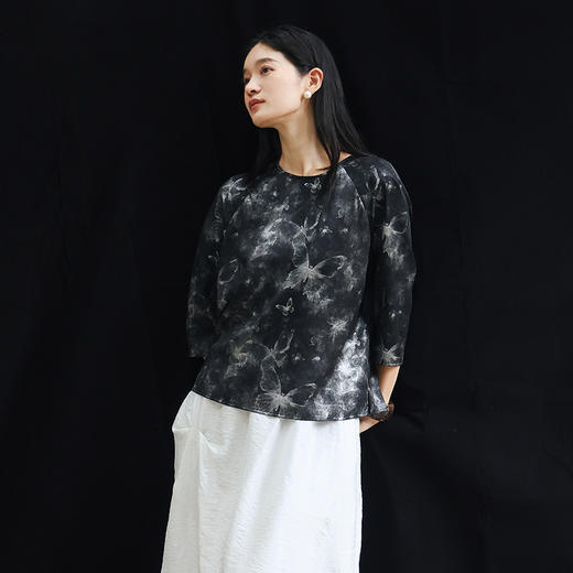 绽放435朵/【黑白灰系列·璀璨小蝶】桑蚕丝新中式香云纱中袖小衫 商品图1
