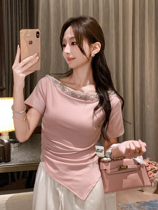 张心子【心动记号】露肩镶钻气质显瘦不规则上衣 U2507038 商品图8