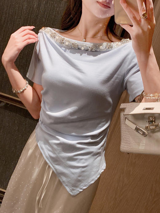 张心子【心动记号】露肩镶钻气质显瘦不规则上衣 U2507038 商品图9