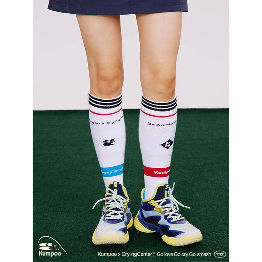 CryingCenterkumpoo薰风羽毛球联名字母吸湿排汗运动毛巾高筒袜 商品图1