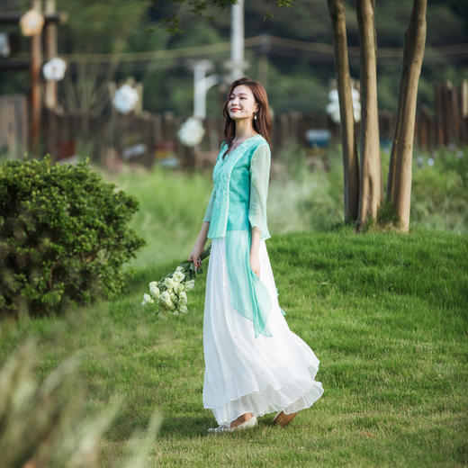 【林栖设计小店】（现货）【林栖推荐】2025夏季新品湖绿色真丝上衣女N1953174 商品图6