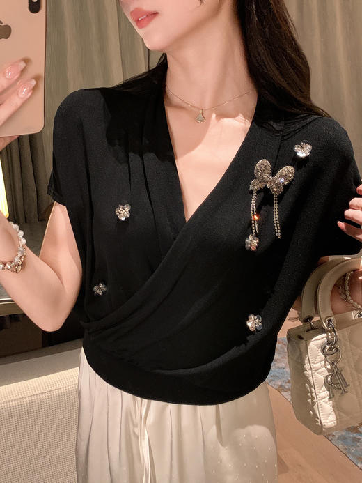 张心子【巴黎记事】V领弹力气质显瘦针织上衣 U2507001 商品图7