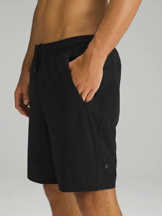 原单正品露露乐檬Pace Breaker经典9寸休闲短裤，无内衬
灰白/黑色 S-XXL
原价550 商品图12