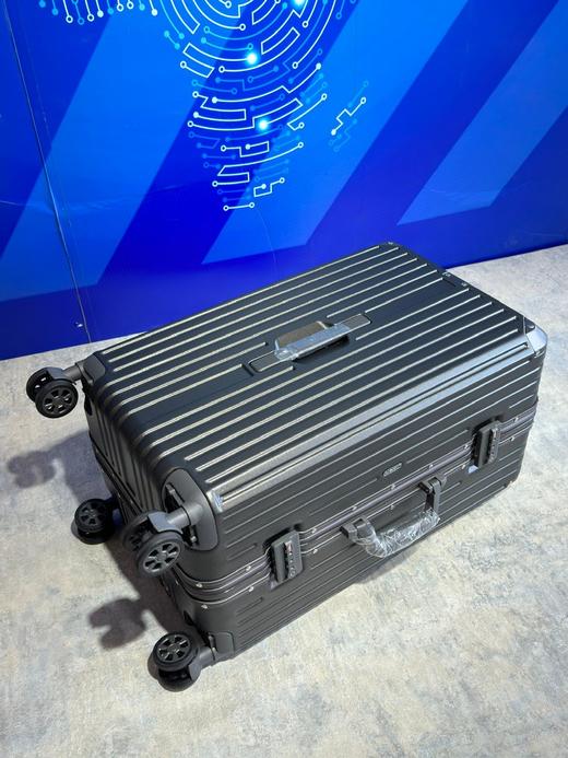 日默瓦-运动版202款， 纯聚酸碳脂材质【简称PC】全铝合金加厚铝框，铝合金抗压拉杆，360°万向静音轮 商品图6