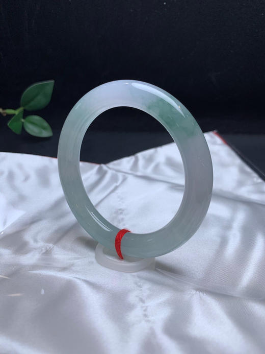 620557，55.8 冰飘花圆条 ，冰冰的、条形好，一节带些油青色，干净冰透 商品图3