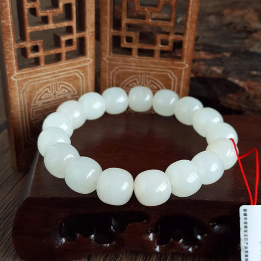 【天然正品】天然约11*12MM无杂裂青海料和田玉桶珠手串天然约11*12MM无杂裂青海料和田玉桶珠手串中性款现售价：980特价！110725NJM03 商品图2