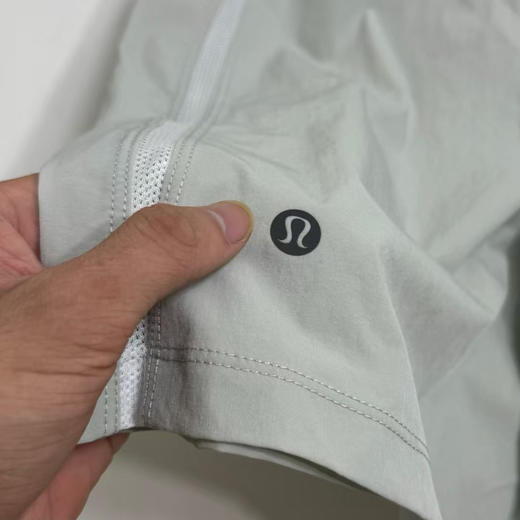 原单正品露露乐檬Pace Breaker经典9寸休闲短裤，无内衬
灰白/黑色 S-XXL
原价550 商品图8