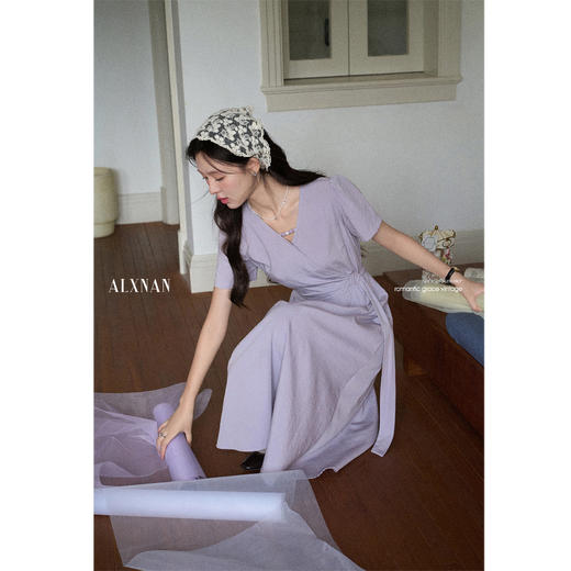 鹿向南「紫雾鸢尾」不规则灰紫色短袖连衣裙女夏显瘦收腰气质长裙 商品图3