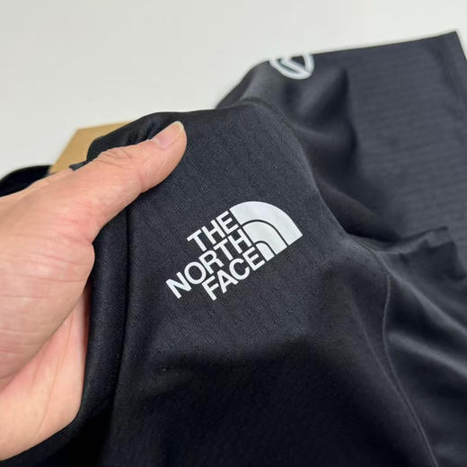 25新款日单正品北面巅峰SUMMIT系列速干衣
黑色，白色
尺码S-XXL

FlashDry-Pro速干科技， 商品图3