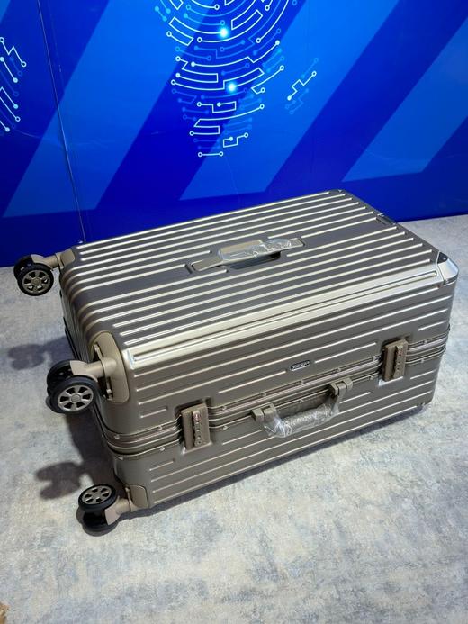 日默瓦-运动版202款， 纯聚酸碳脂材质【简称PC】全铝合金加厚铝框，铝合金抗压拉杆，360°万向静音轮 商品图11