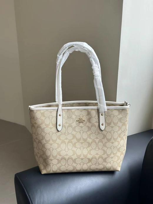 海外订单捡漏无盒蔻驰奥莱同步女士经典标志老花30托特包 商品图6