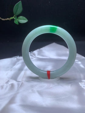 620553，54.3 飘阳绿圆条，带浅绿底，底子干净 飘一抹阳绿色，清爽有特色