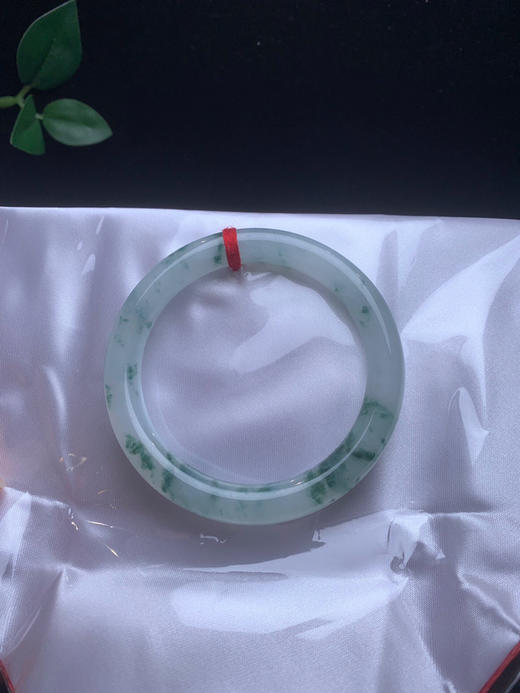 620554，52.8 冰飘花圆条，整体冰冰的，均匀干净， 飘淡雅蓝花， 清新秀气 商品图5