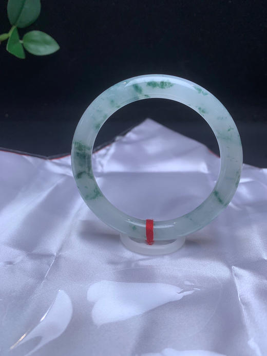 620554，52.8 冰飘花圆条，整体冰冰的，均匀干净， 飘淡雅蓝花， 清新秀气 商品图4