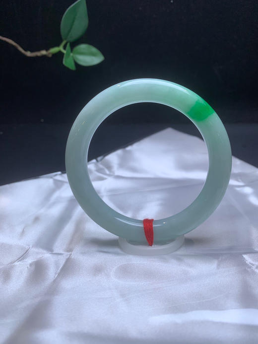 620553，54.3 飘阳绿圆条，带浅绿底，底子干净 飘一抹阳绿色，清爽有特色 商品图2