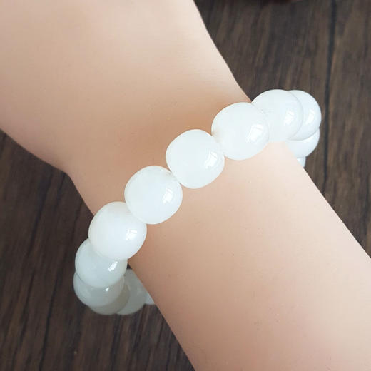 【天然正品】天然约11*12MM无杂裂青海料和田玉桶珠手串天然约11*12MM无杂裂青海料和田玉桶珠手串中性款现售价：980特价！110725NJM03 商品图6