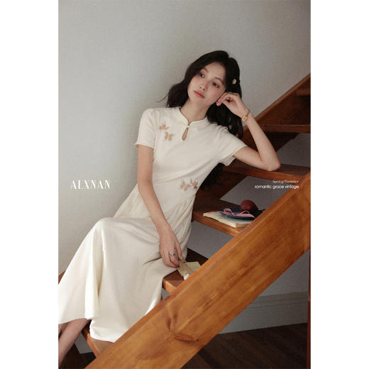 鹿向南[杏芸蝶语]杏色气质新中式旗袍短袖女连衣裙夏新款收腰长裙 商品图1