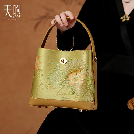 中国风礼物配旗袍马面裙，时尚手提包牛皮斜挎包TX-LD120757 商品图0