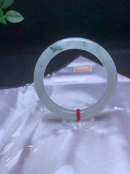 620552，52.5冰飘花圆条，整体冰冰的，均匀干净， 飘淡雅蓝花， 清新秀气 商品图0