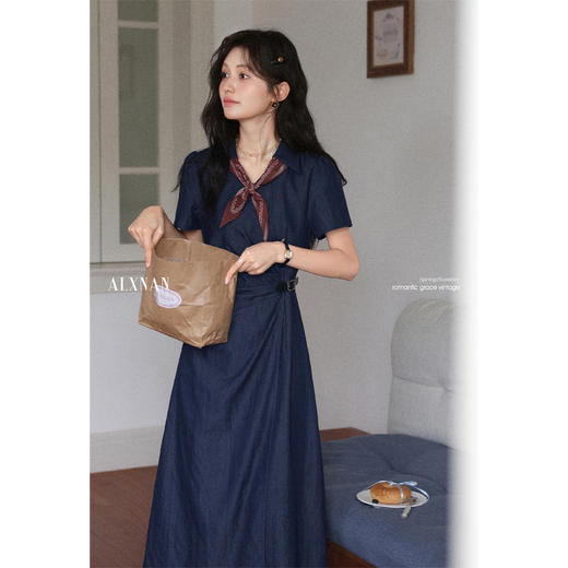 鹿向南[蔚蓝絮语]气质通勤polo领短袖连衣裙女夏季收腰藏蓝色长裙 商品图1