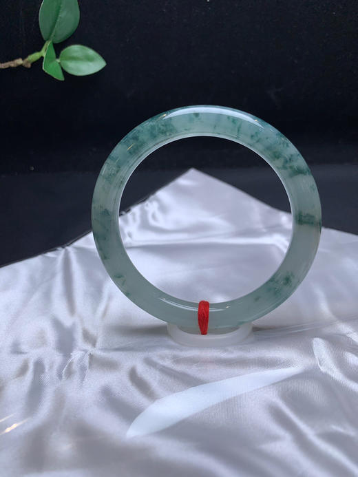 620551，58冰飘花细圆条，满圈冰冰的， 大半截飘蓝花   底子均匀细腻 商品图0