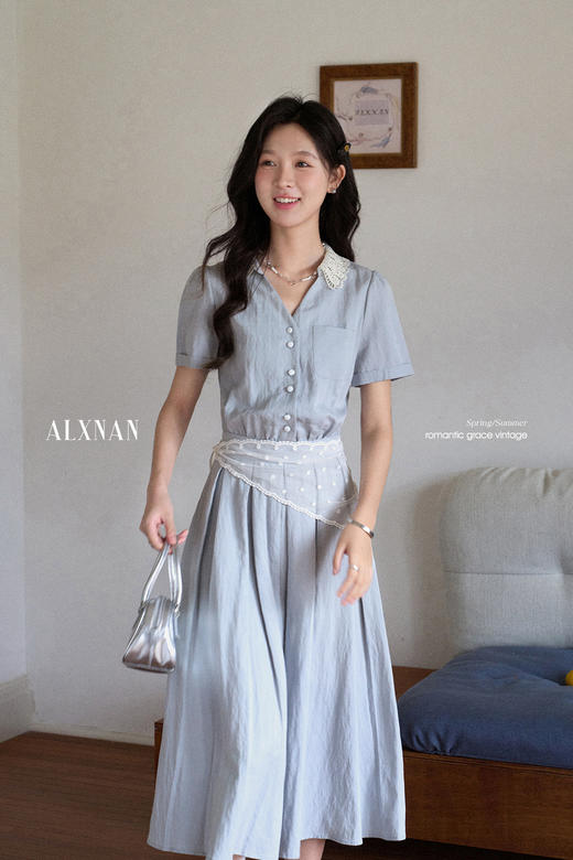 鹿向南「浅夏云领」蓝色花边V领连衣裙女夏新款气质小众短袖长裙 商品图5