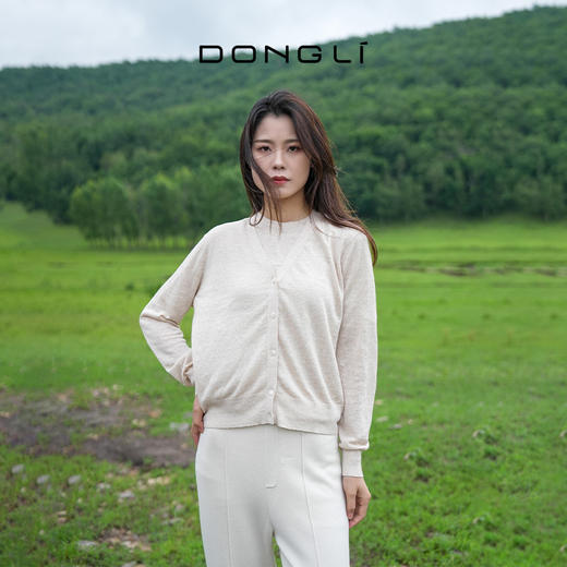 东黎 • 温柔的海风 山羊绒桑蚕丝亚麻女士经典V领开衫 5217 商品图4