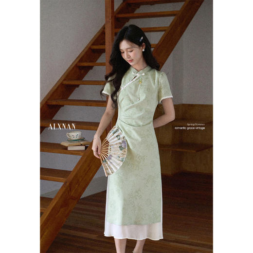 鹿向南「青山烟雨」新中式绿色国风短袖连衣裙女夏季收腰旗袍长裙 商品图1